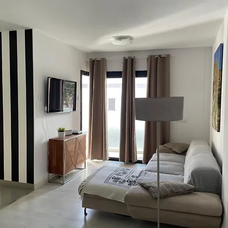 Pura Vida Apartahotel *